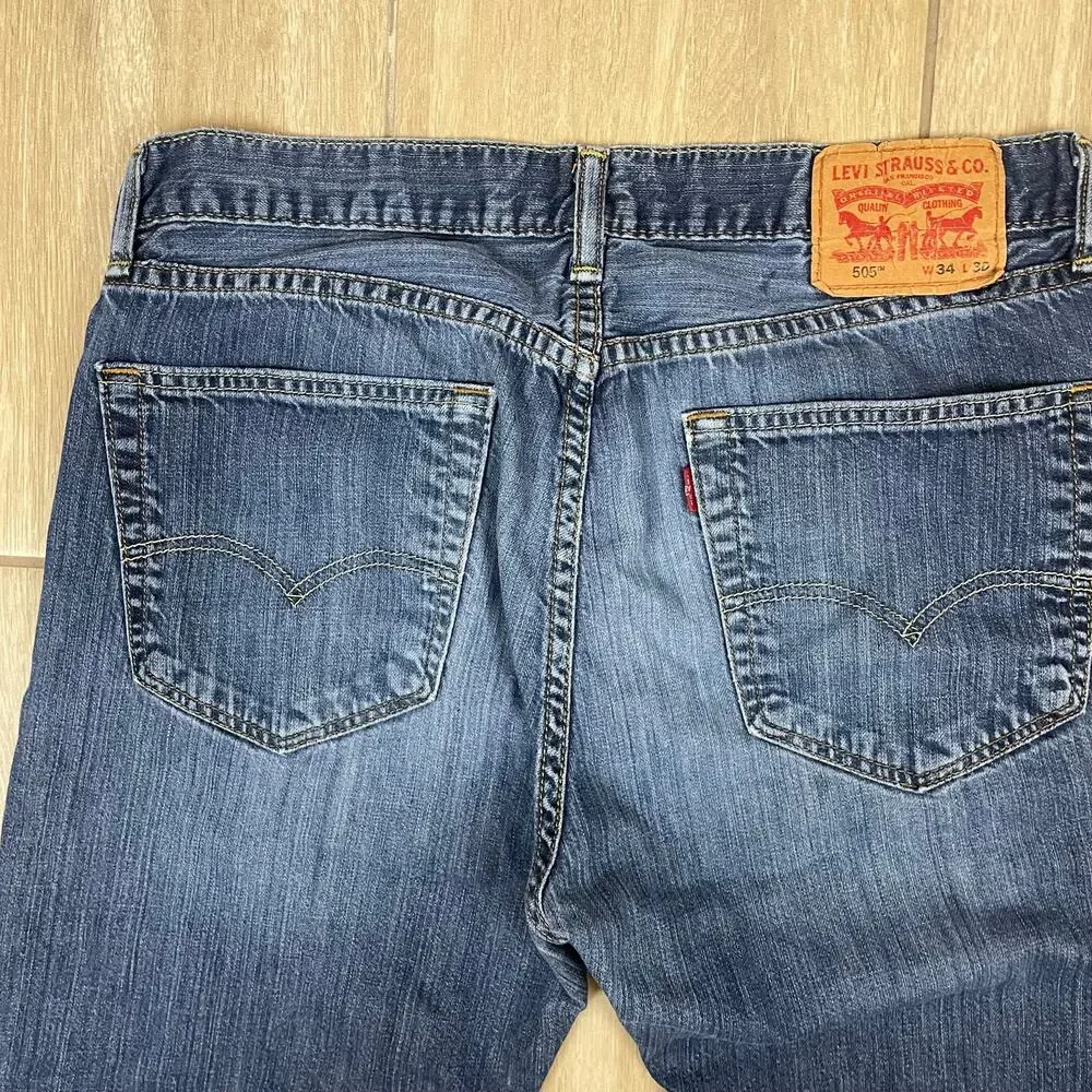 Levi's 505 Regular Fit Jeans Mens 34x30 Straight Leg Medium Wash Denim Classic